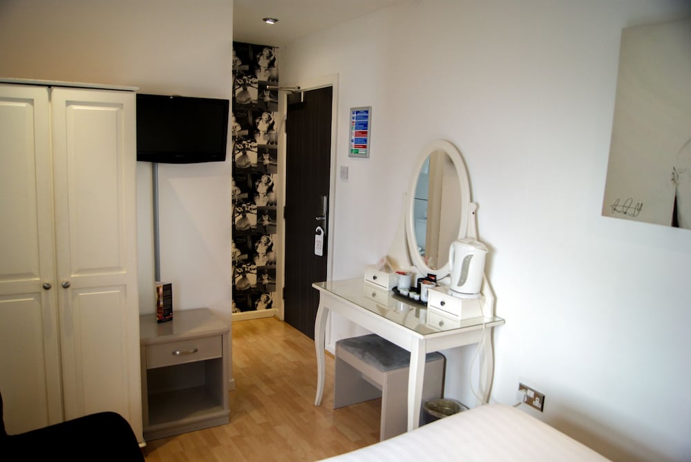 Compact Double Room - Photo 3