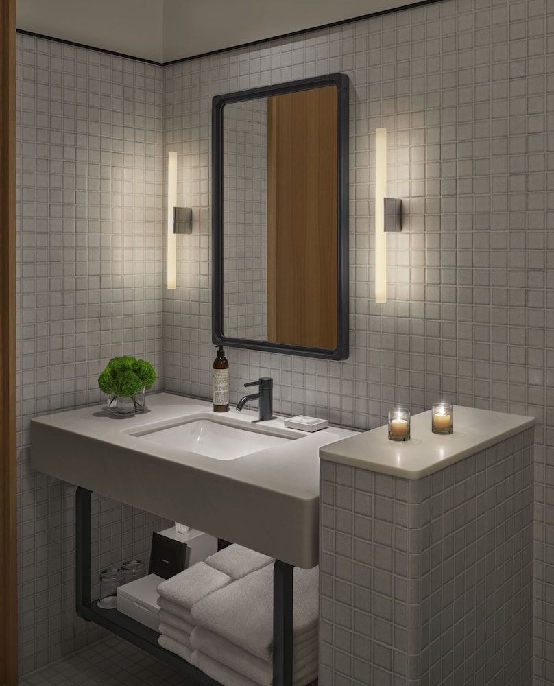 Deluxe Suite, 1 Bedroom - Photo 2
