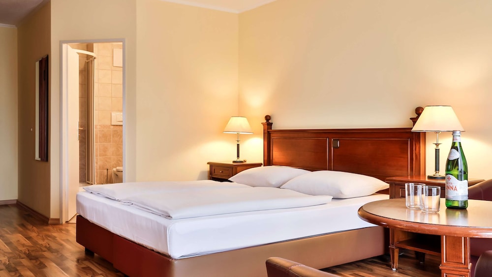 Deluxe room with double bed or twin bed - Photo 4