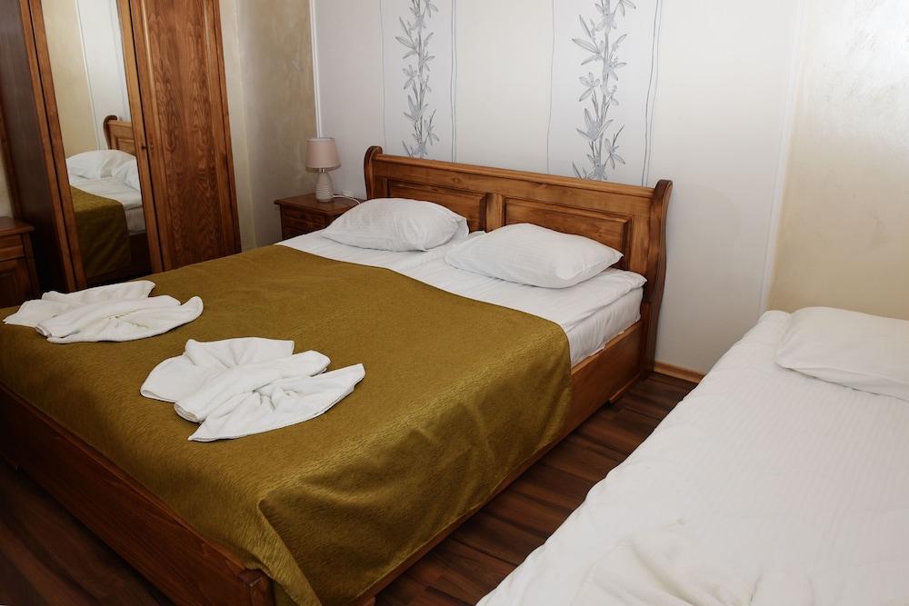 Apartment, 1 Bedroom, Annex Building