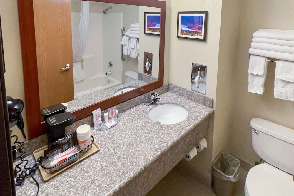 Suite, 2 Queen Beds, Non Smoking - Photo 8