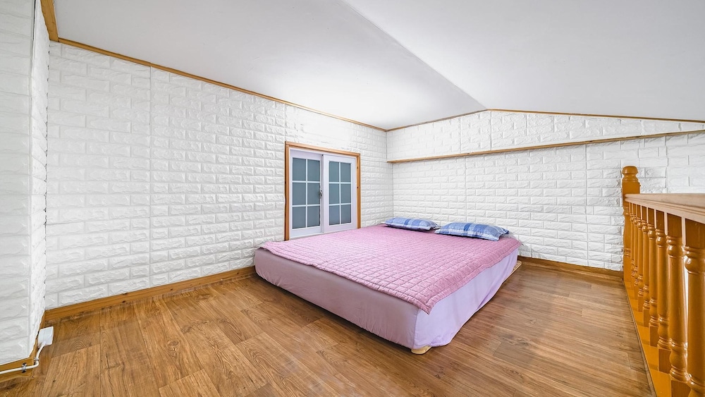 Basic Room, 1 Bedroom (202(Oceanview)) - Photo 3