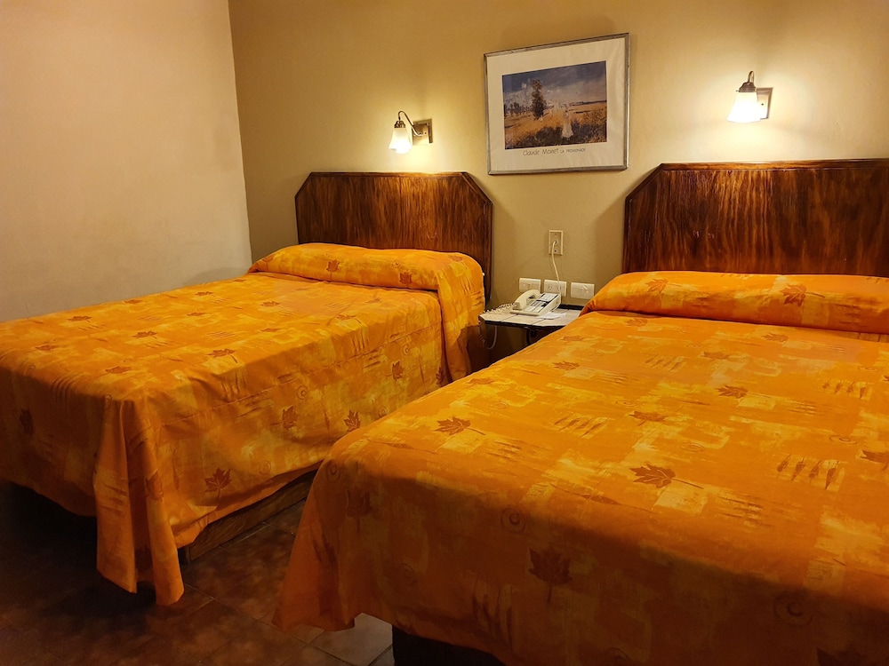 Executive Suite - Photo 14