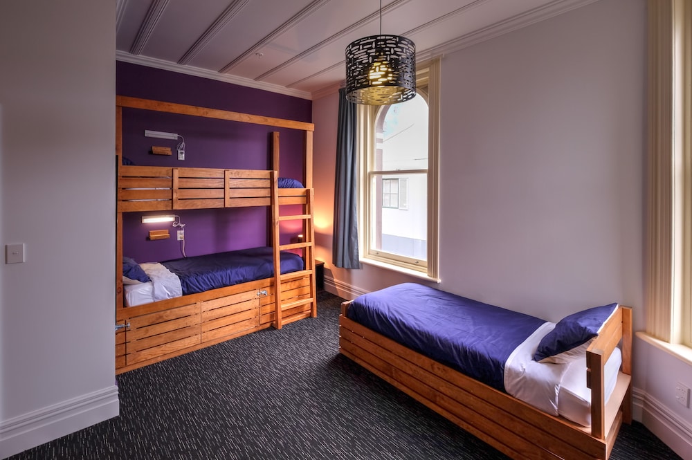 Bed in 4 Bed Dorm - Ensuite thumbnail 5