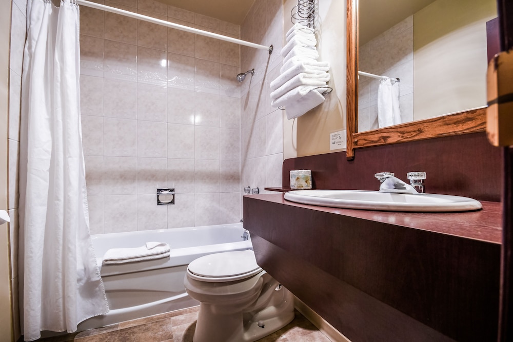 Room, 2 Double Beds (Not pet friendly) photo 2