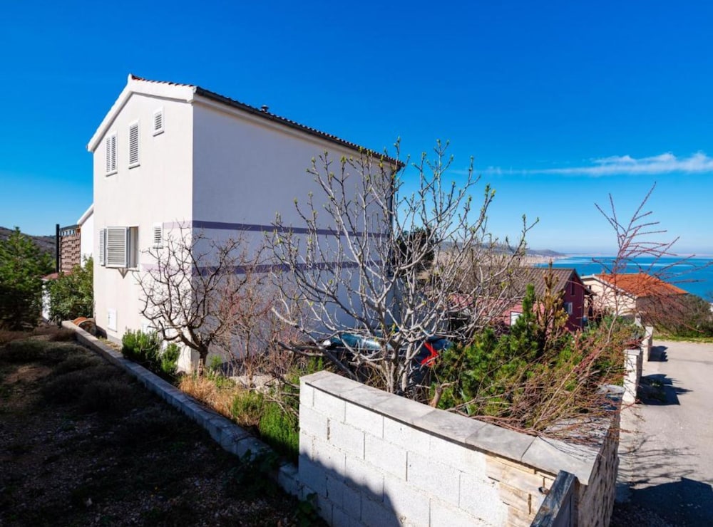 House (Three Bedroom House With Sea View) photo 1