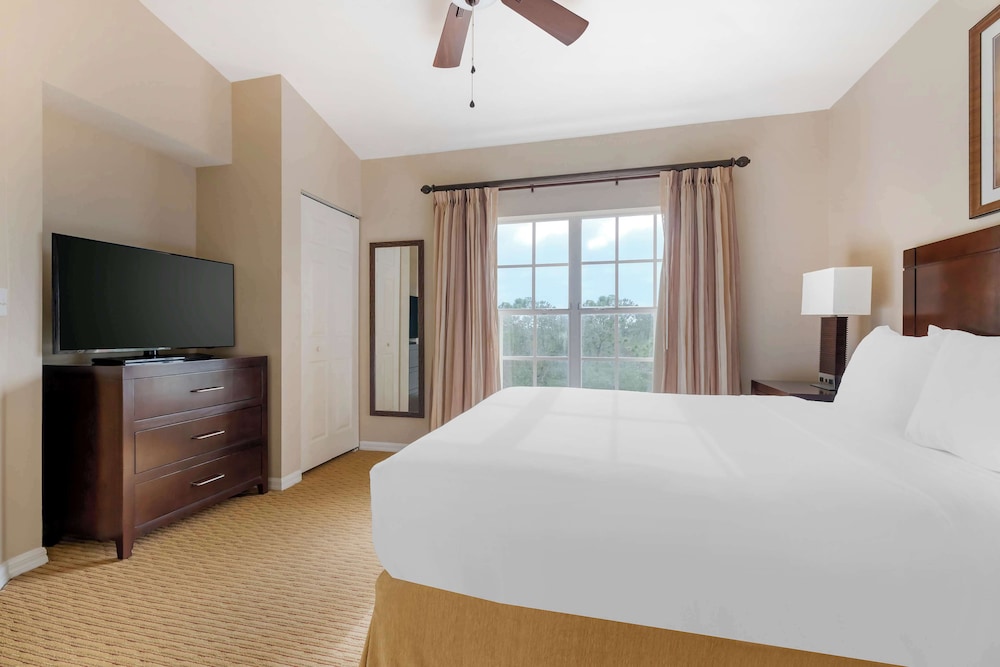 1 Bedroom Queen Suite Hearing Accessible