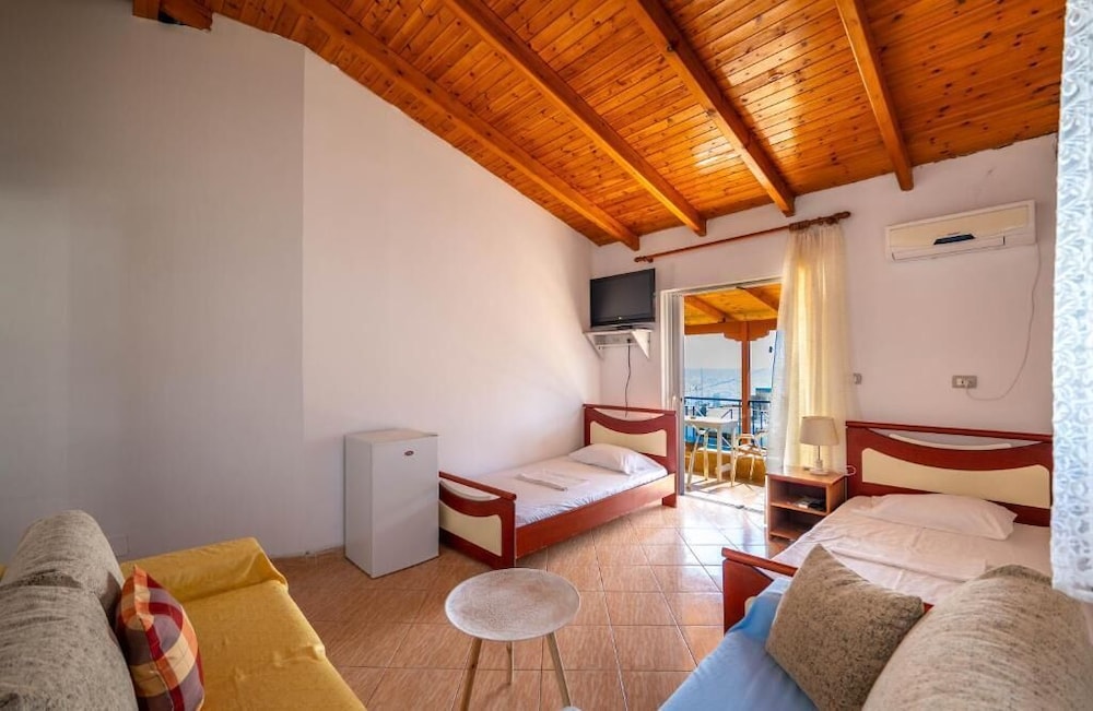 Room, 1 Bedroom, Sea View photo 2