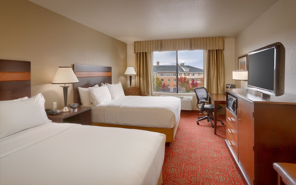 Standard Room, 2 Queen Beds - Photo 1