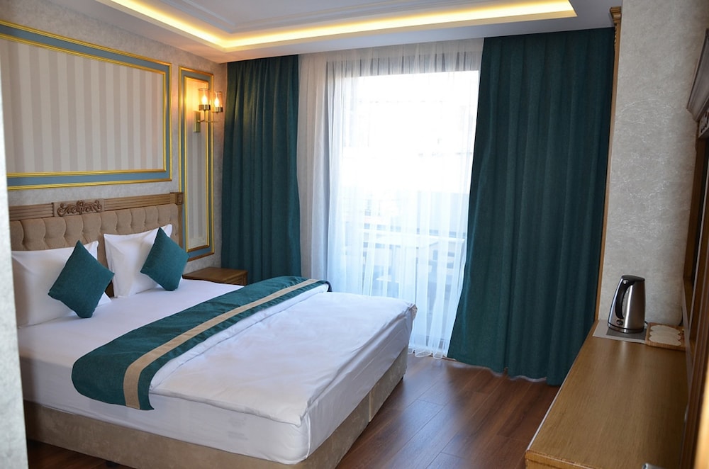 Superior Double Room with Balcony photo 1