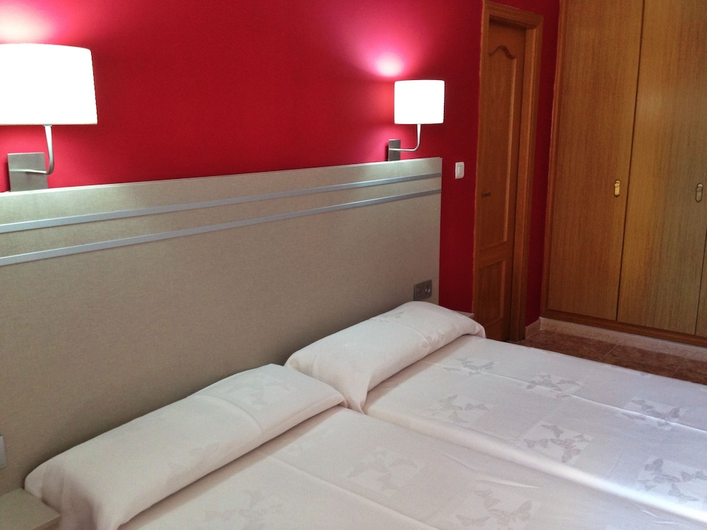 Standard Double or Twin Room, Balcony - Photo 3