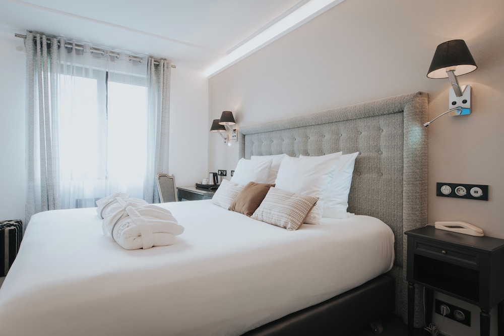 Standard Double Room - Photo 1