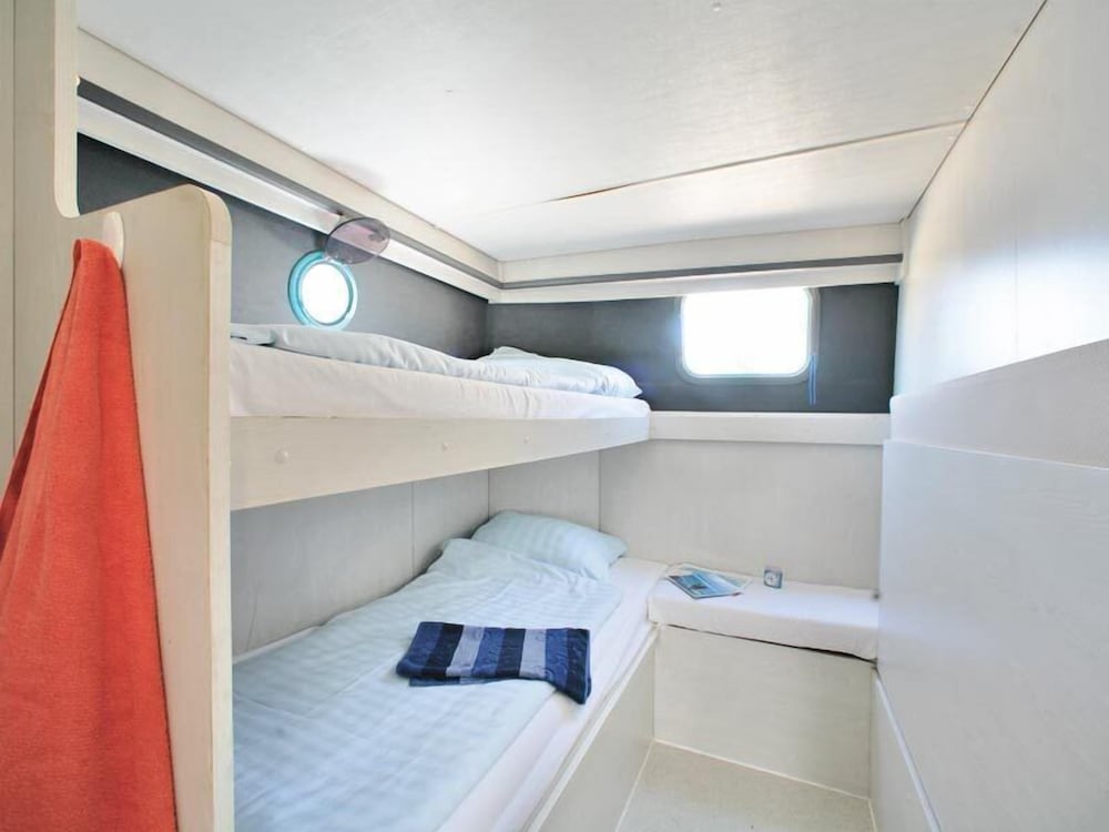 Houseboat Vetus 1000 photo 3