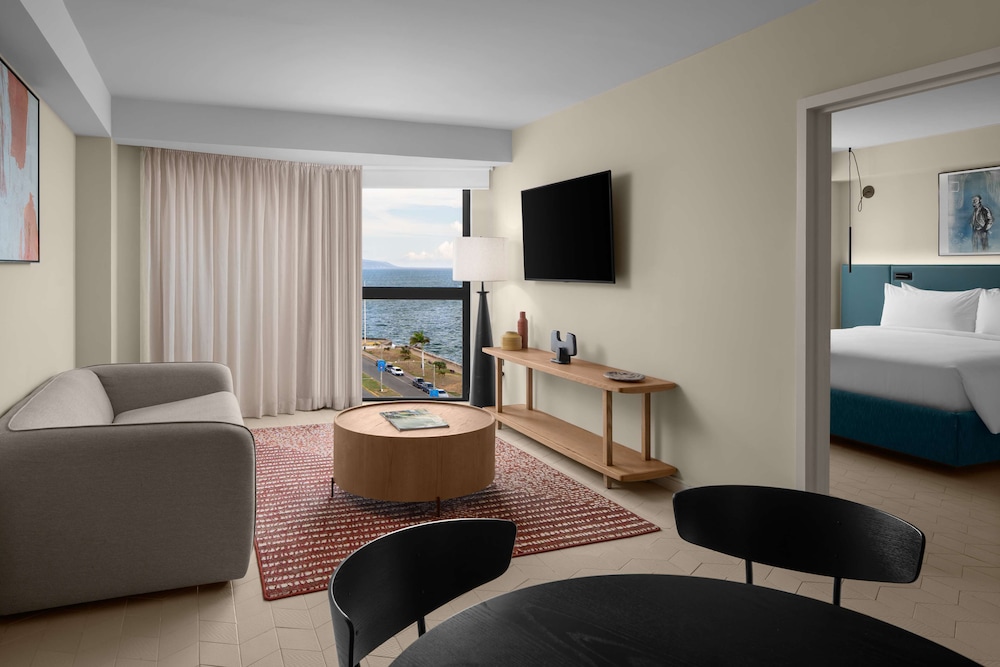 Suite, 1 Bedroom, Ocean View - Photo 3