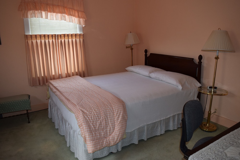 Comfort Double Room, 1 Queen Bed, Courtyard View photo 3