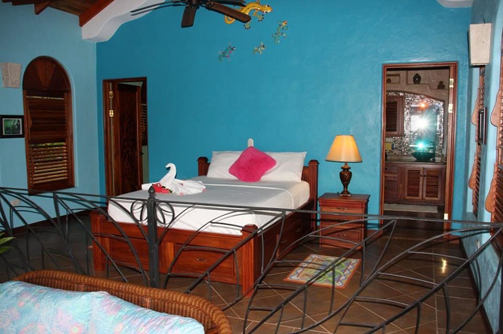 Villa photo 2