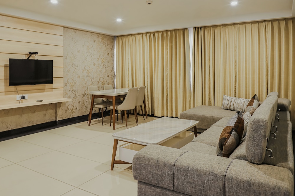 Deluxe Suite photo 2
