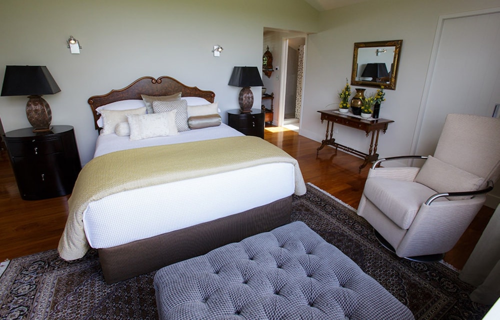 Deluxe Suite with Ensuite photo 2