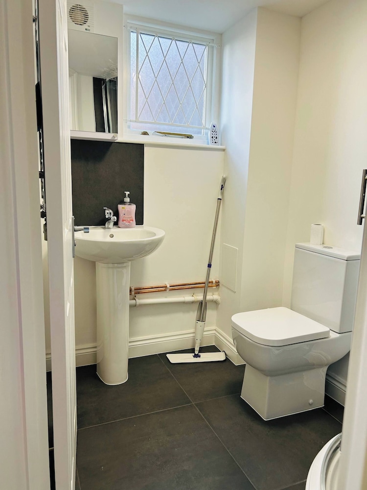 Charming 1-bedroom Apartment in Central Northampton, Foto 11