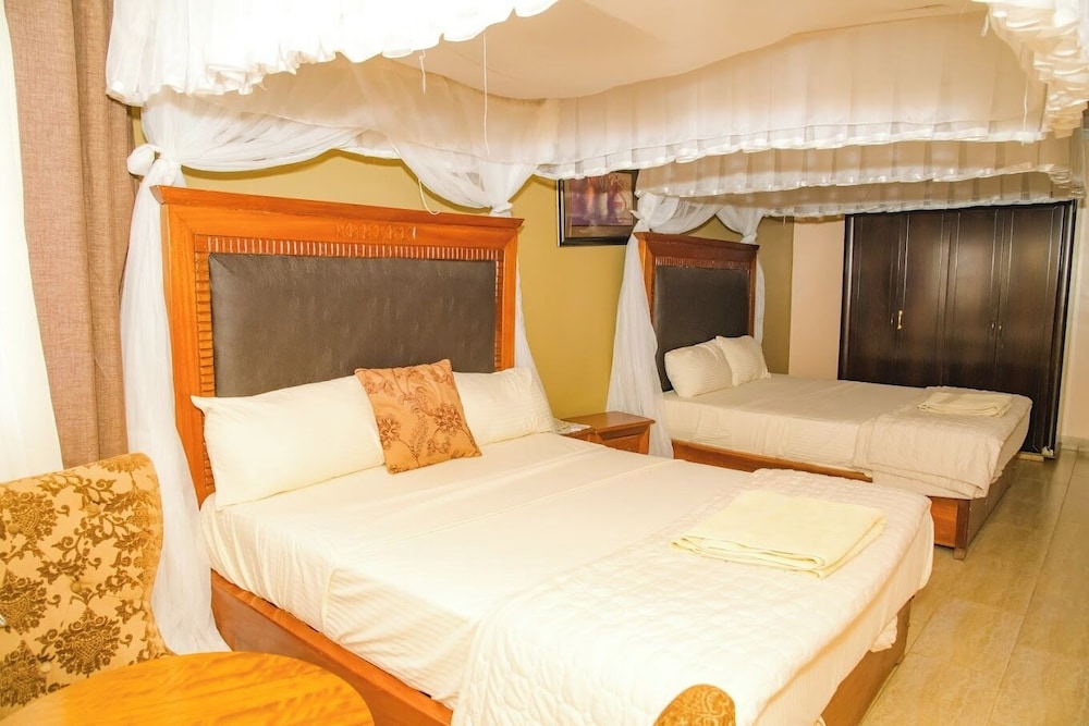 Standard Twin Room photo 2