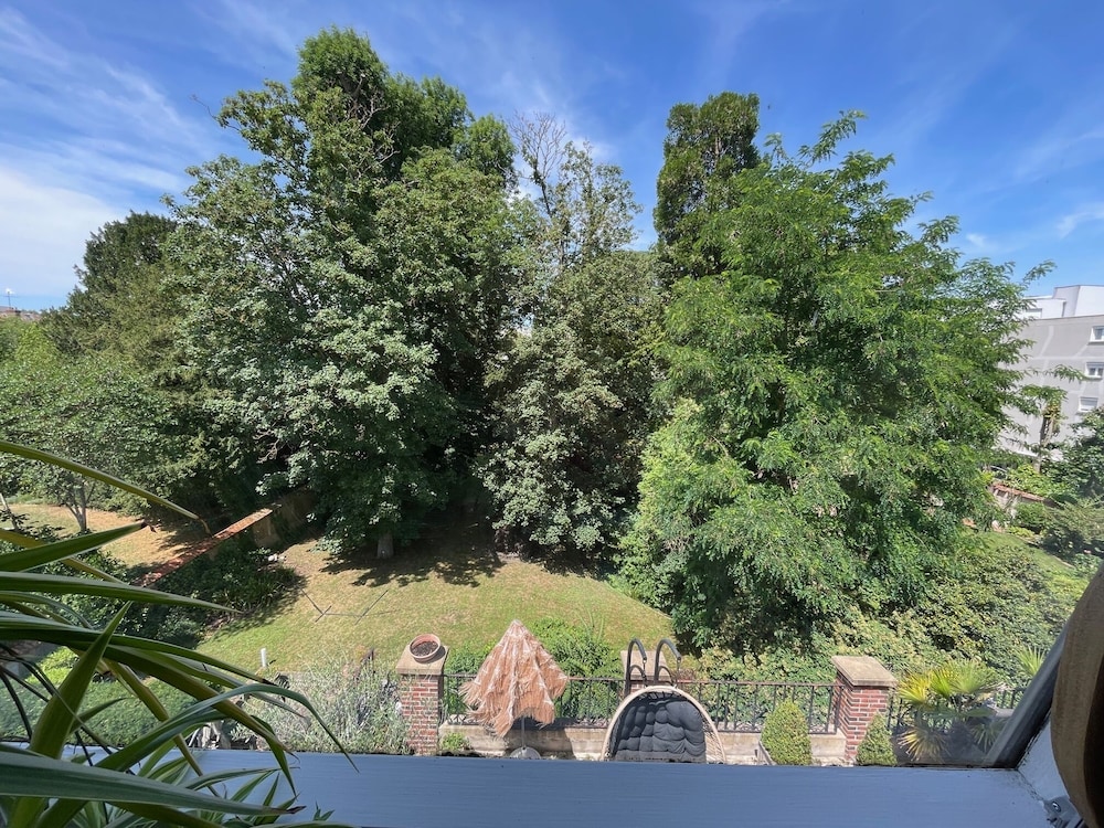 City Apartment, Ensuite, Garden View photo 3