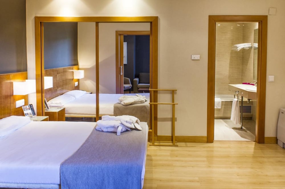 Double Room - Photo 2