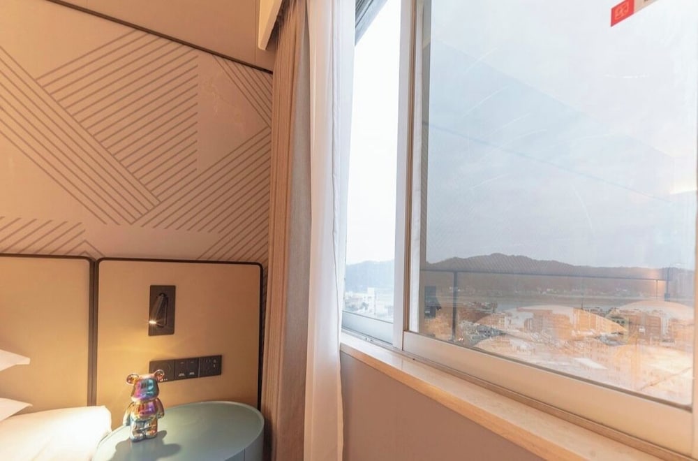 Twin Room, River View