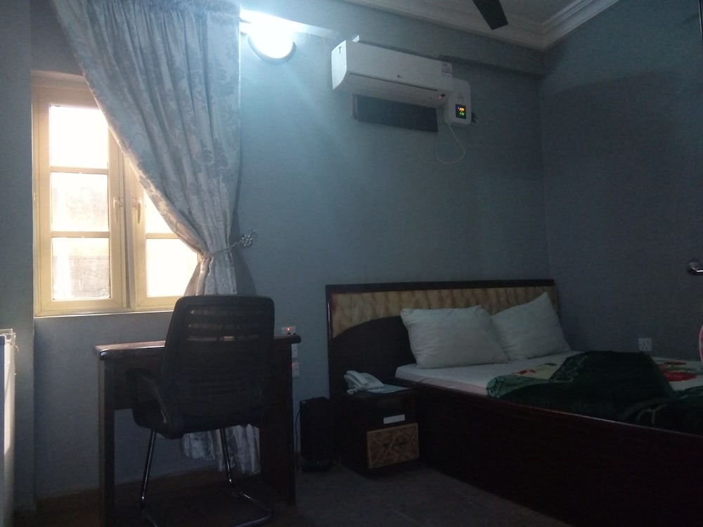 Basic Room photo 2