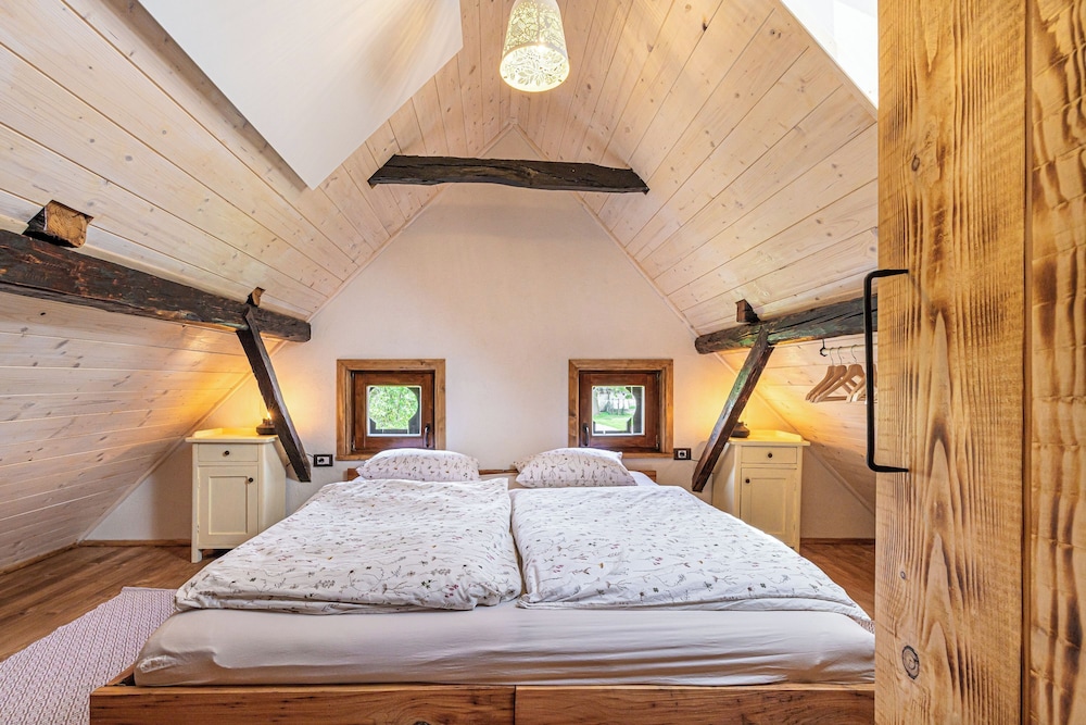 Family Chalet, Multiple Bedrooms, 2 Bathrooms (Mimi Cottage near Kolpa River)
