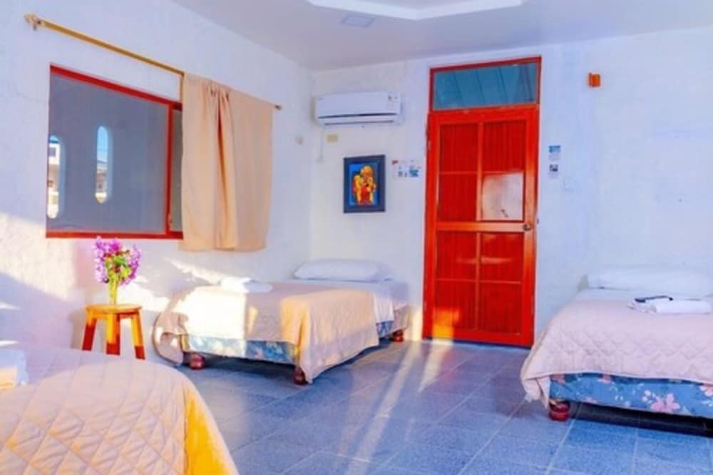 Triple Room, 1 Bedroom, Private Bathroom photo 3