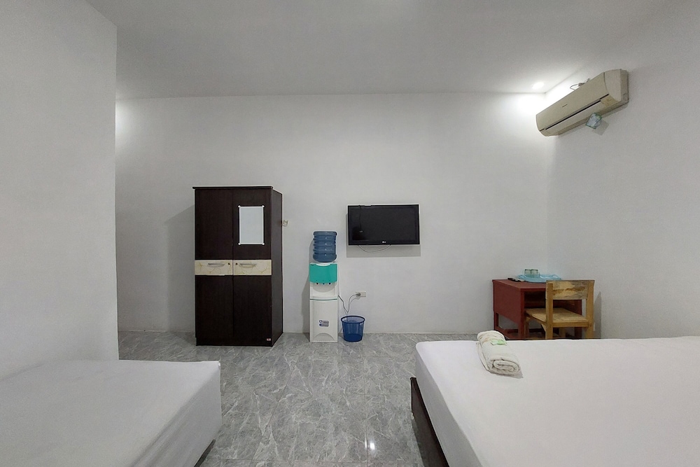 Family Room photo 3