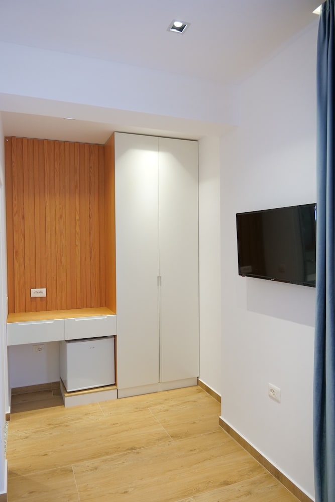 Standard Triple Room photo 2