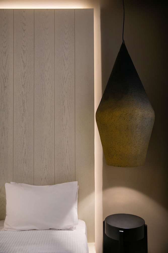 Comfort Room - Photo 2