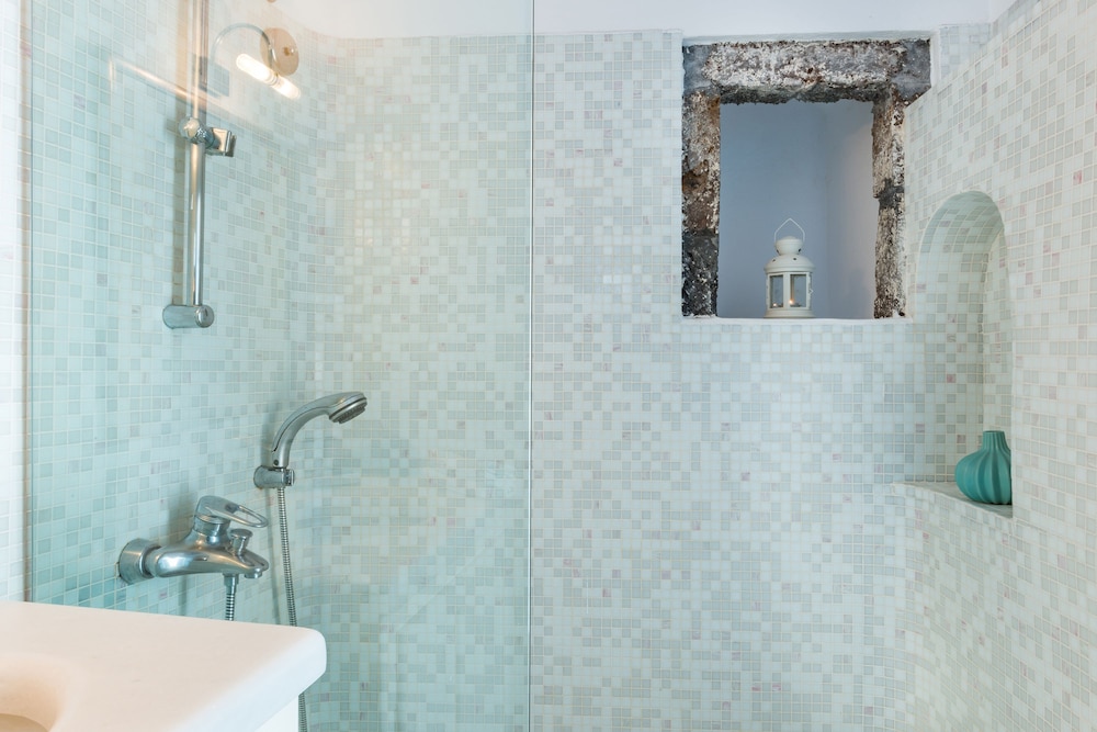 Suite (Caldera View) - Photo 10