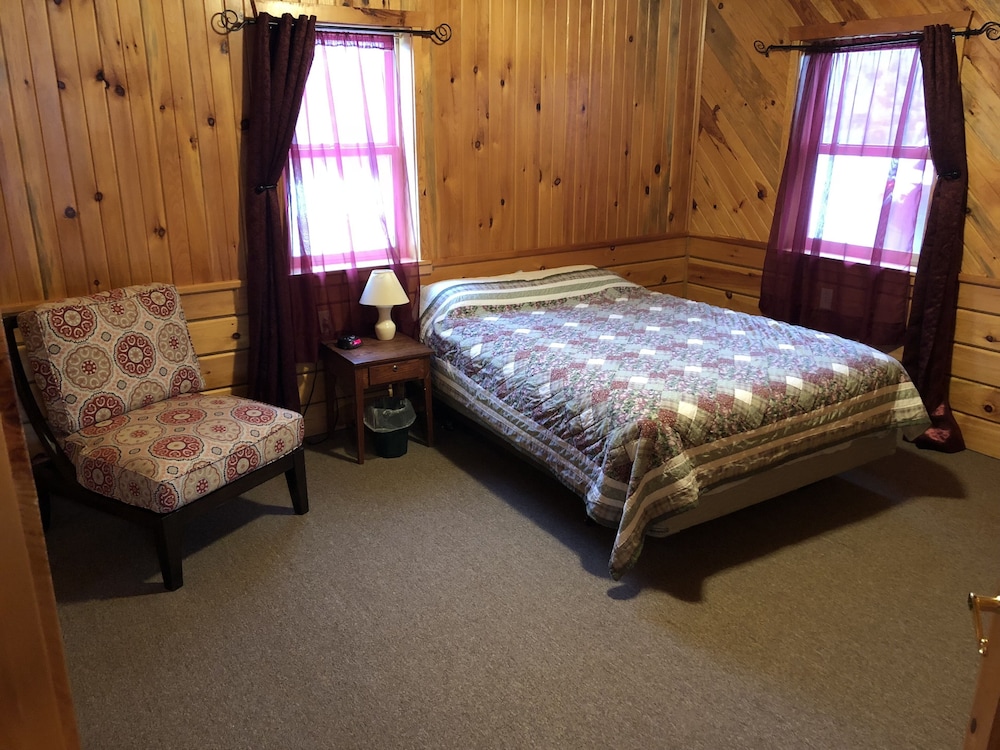 Cabin, 2 Bedrooms, Resort View photo 1