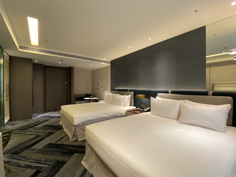Executive Room(Two Queen Beds)(11F-15F) - Photo 3