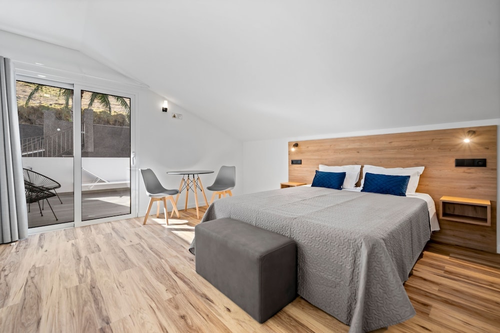 Double Room, Ensuite, Mountain View
