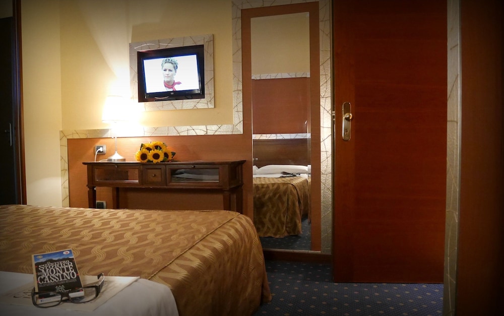 Double or Twin Room photo 3