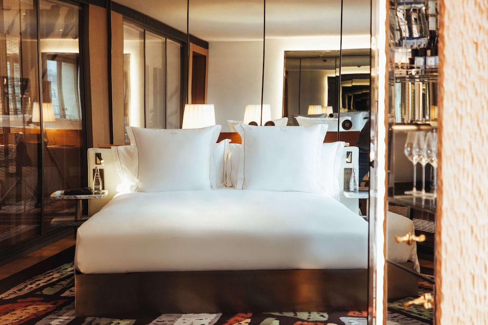 Room, 1 King Bed, Air conditioning