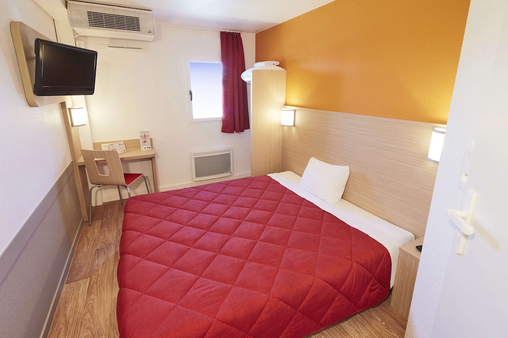 Standard Room, 1 Queen Bed - Photo 3