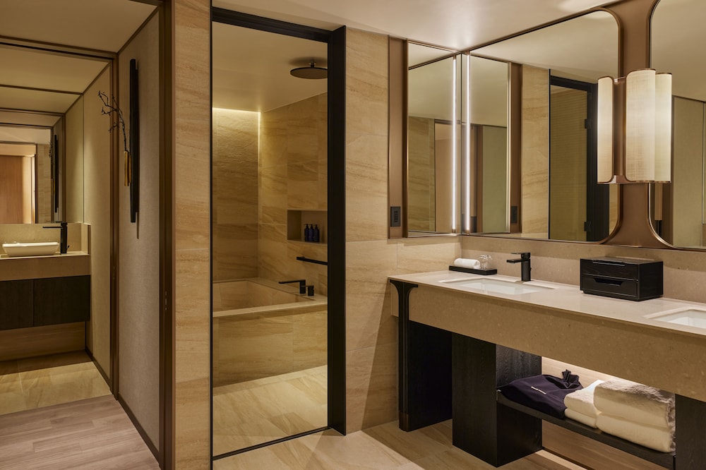 Suite, 1 Bedroom (1 King Bed) - Photo 5