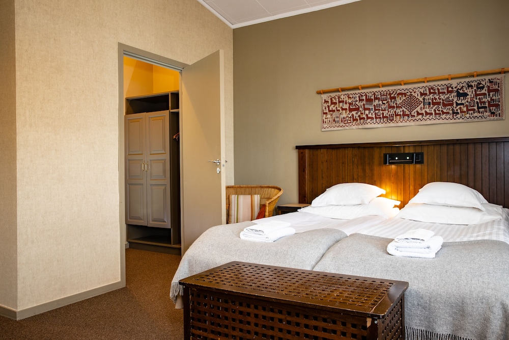Deluxe Double or Twin Room, Lake View photo 3