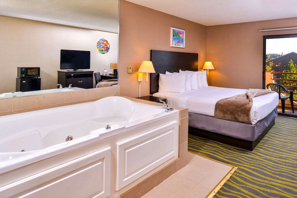 Standard Room, 1 King Bed, Non Smoking photo 1