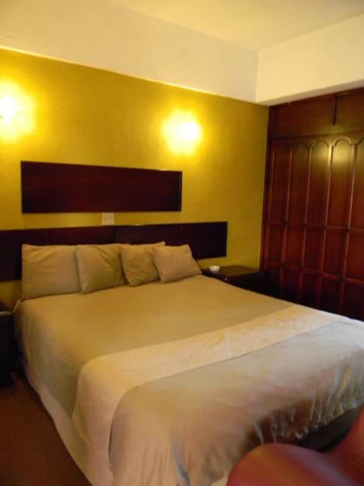 Basic Triple Room, Multiple Beds photo 1