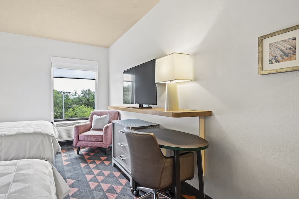 Suite, 1 King Bed (Additional Living Area) - Photo 11