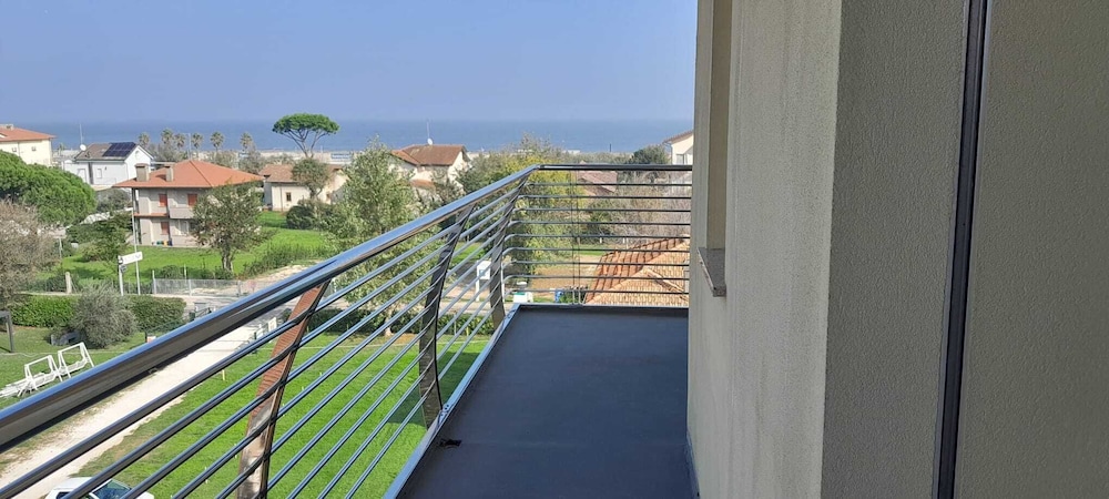 Quadruple Room, Partial Sea View