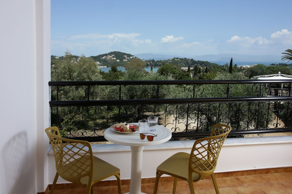 Superior Double or Twin Room, Sea View - Photo 4