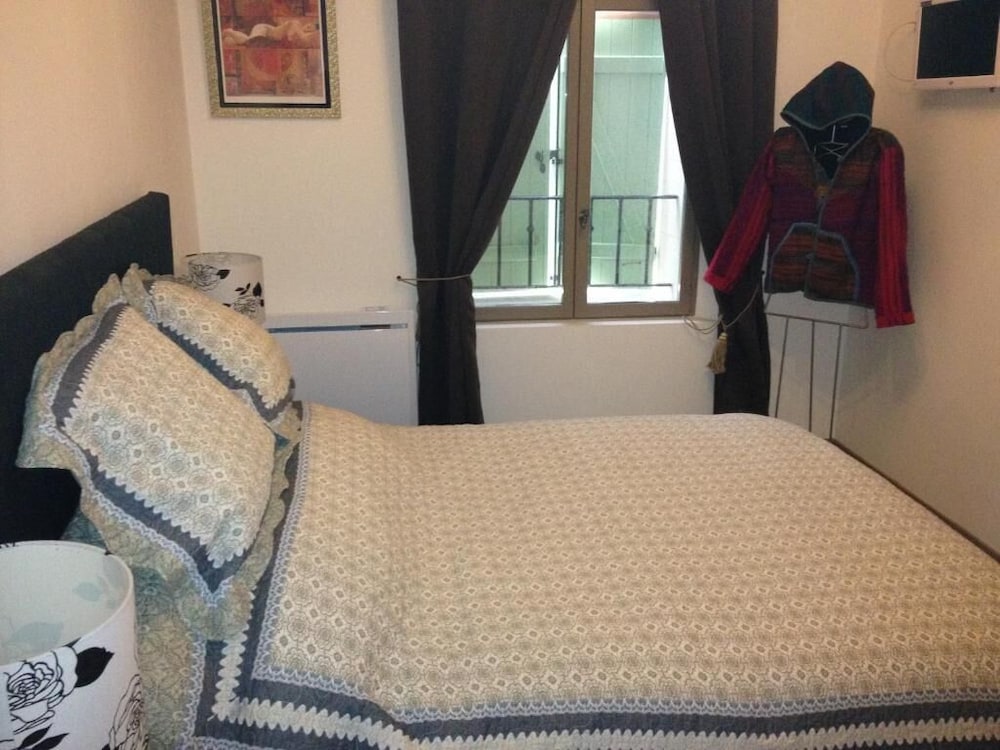 Comfort Double Room, Private Bathroom photo 3