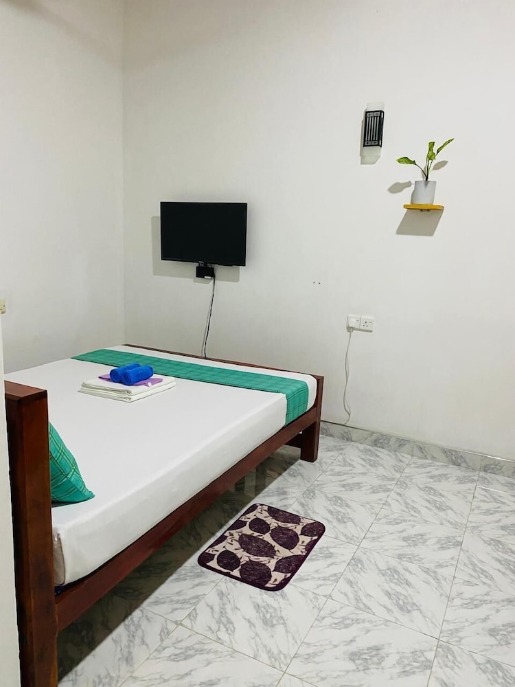 Deluxe Double Room, 1 Queen Bed, Garden View photo 2