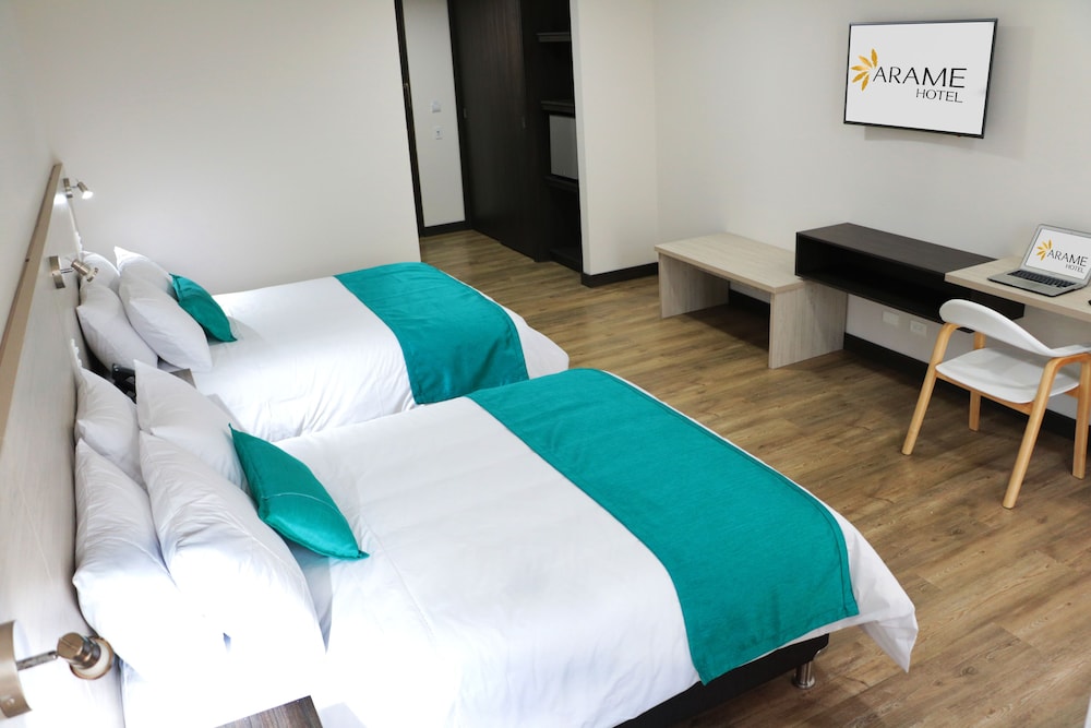 Deluxe Twin Room, Multiple Beds, City View photo 2